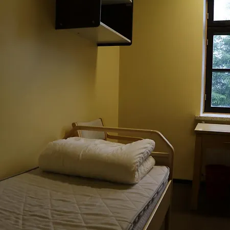 Vanha Maamies Hostel *